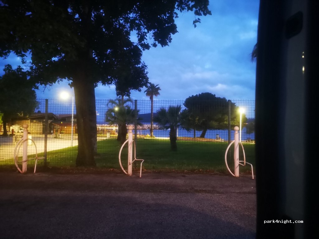 (83000) Toulon - 827 Littoral Frédéric Mistral — foto 2