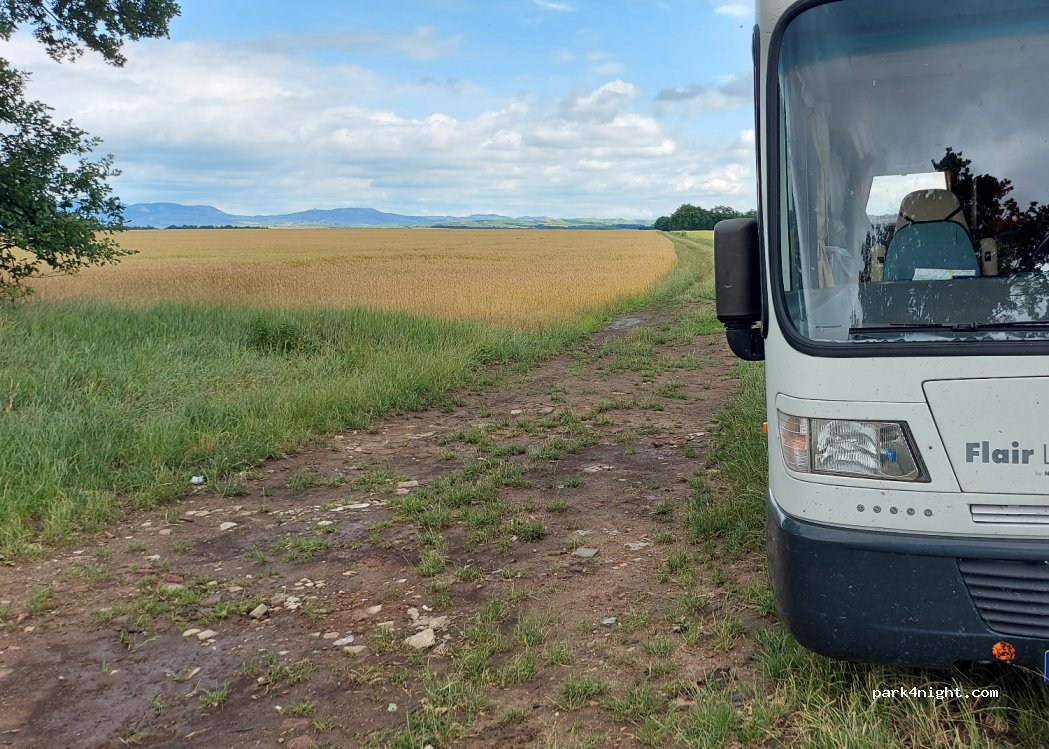 (691 83) Drnholec - Unnamed Road — foto 3