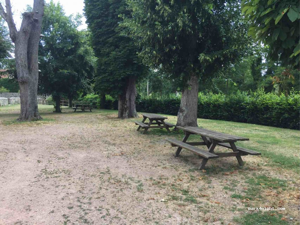 (71740) Saint-Maurice-lès-Châteauneuf - Le Bourg — foto 2