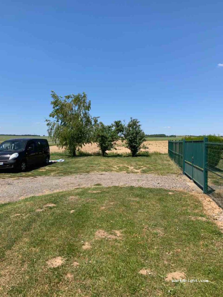 (60120) Breteuil - Unnamed Road — foto 3