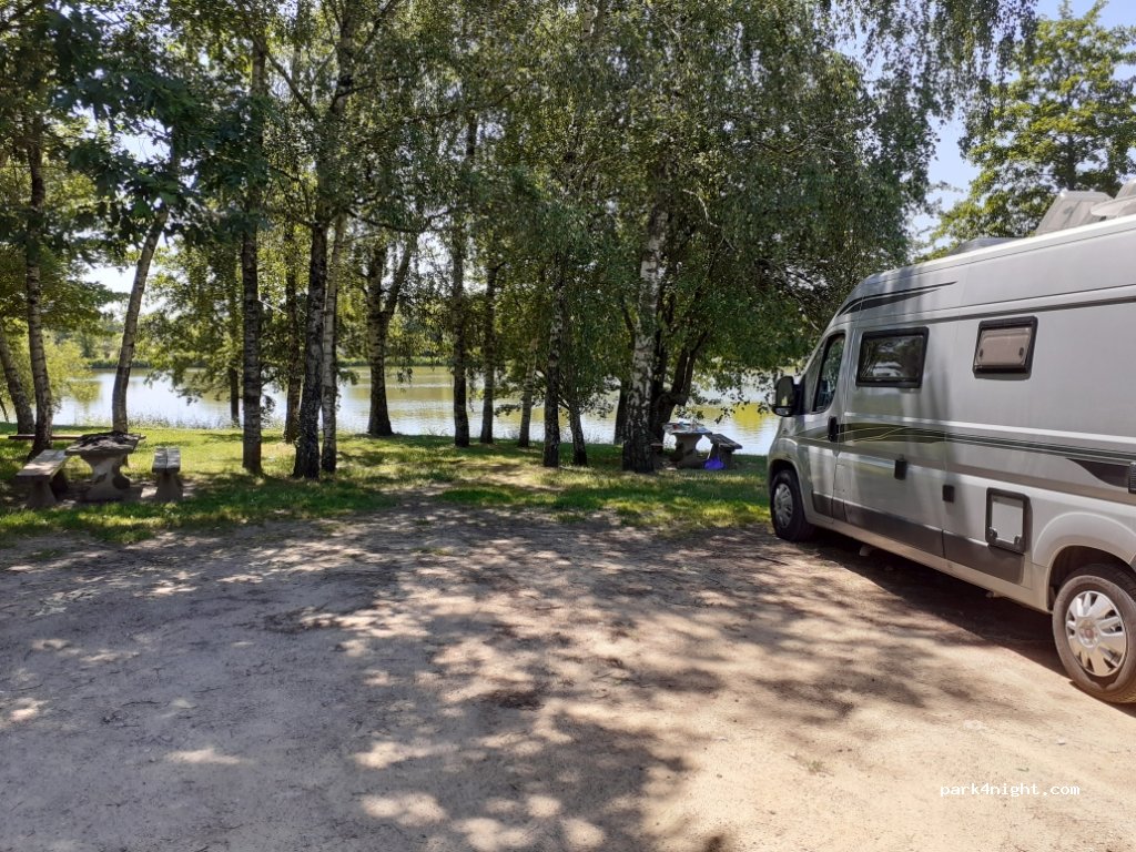 (85700) Montournais - D8 — foto