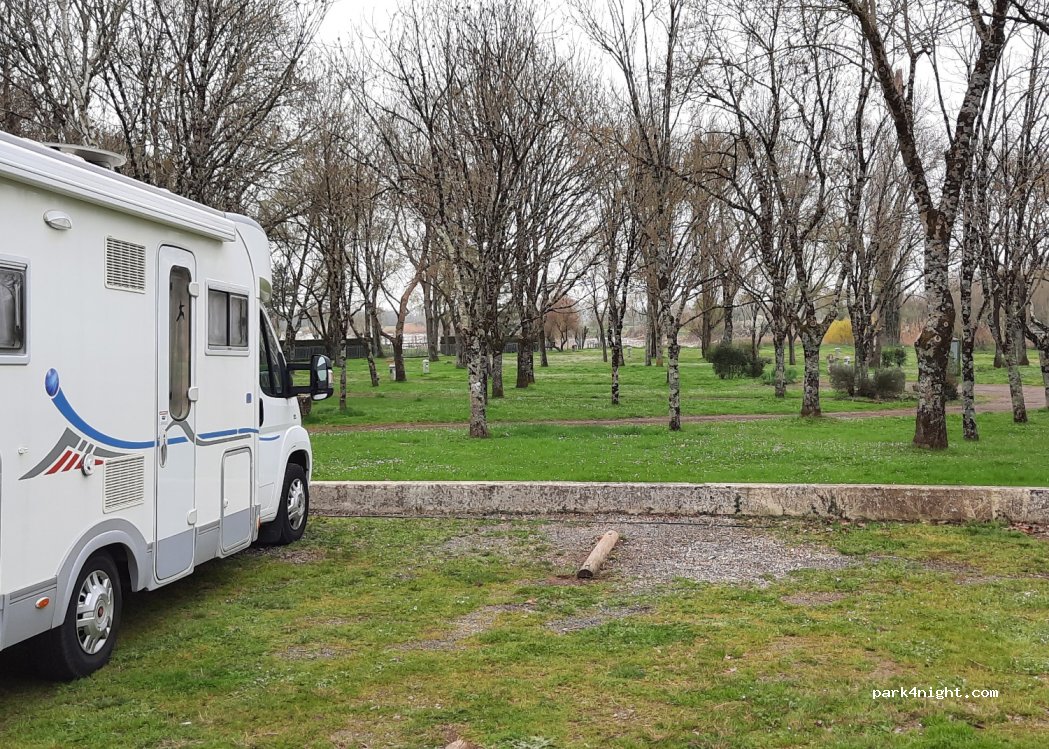 (17430) Tonnay-Charente - Quai des Capucins — foto 2
