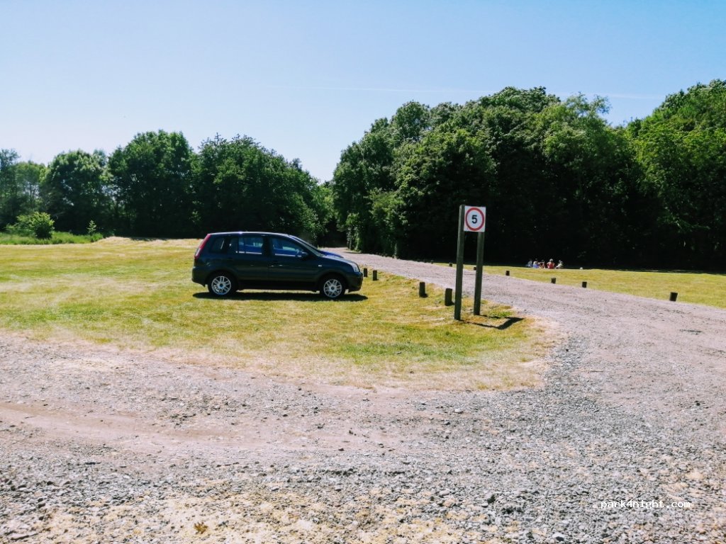 (RH1 4EU) Nutfield - Nutfield Marsh Road — foto 2