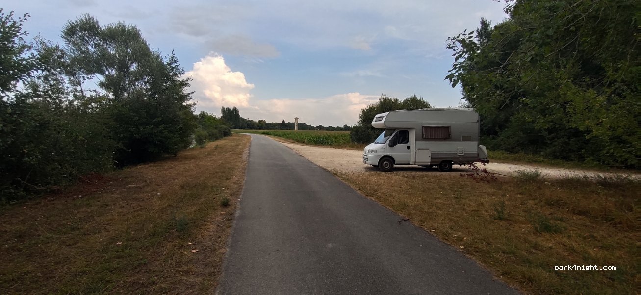 (77114) Noyen-sur-Seine - Chemin du Pré aux Boeufs — foto 2
