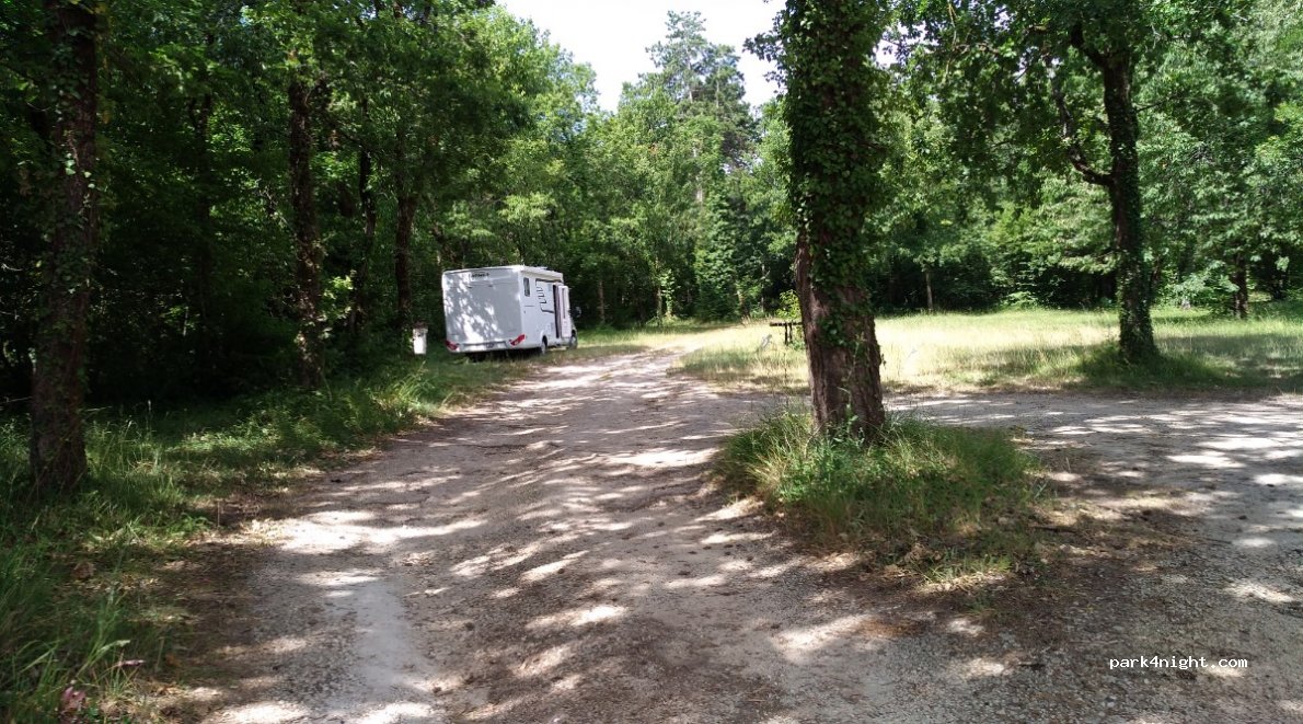 (16170) Rouillac - Route de Châteauneuf — foto 3