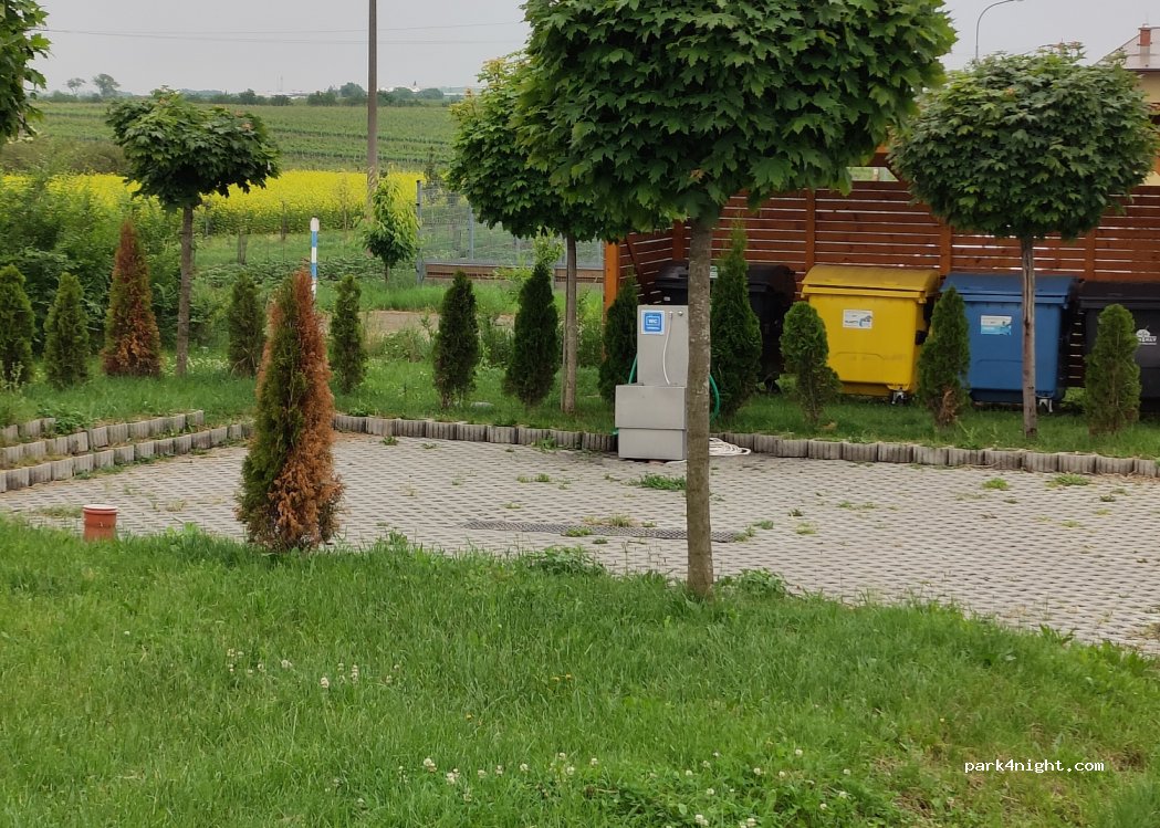 (691 02) Velké Bílovice - 663 Sadová — foto 3