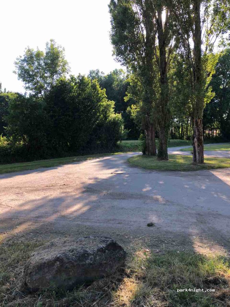 (01150) Saint-Vulbas - 171 Chemin du Port — foto 2