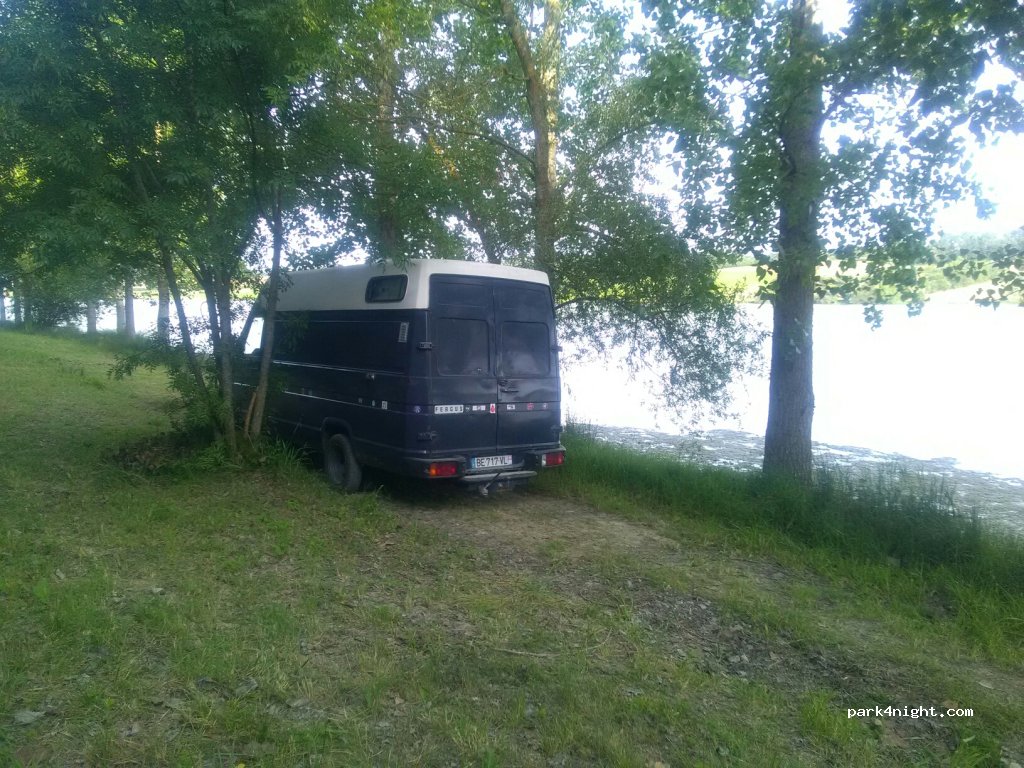(82120) Gensac - Unnamed Road — foto 3