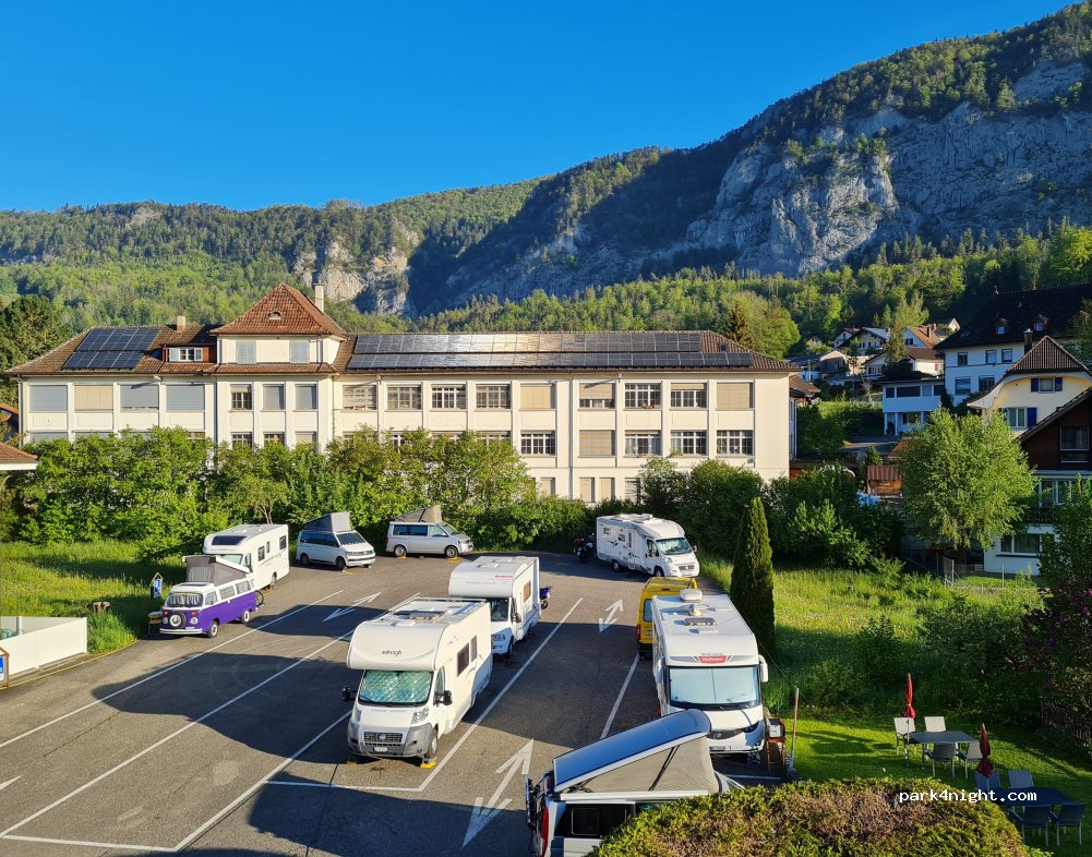 Hirschenparkplatz Welschenrohr — foto