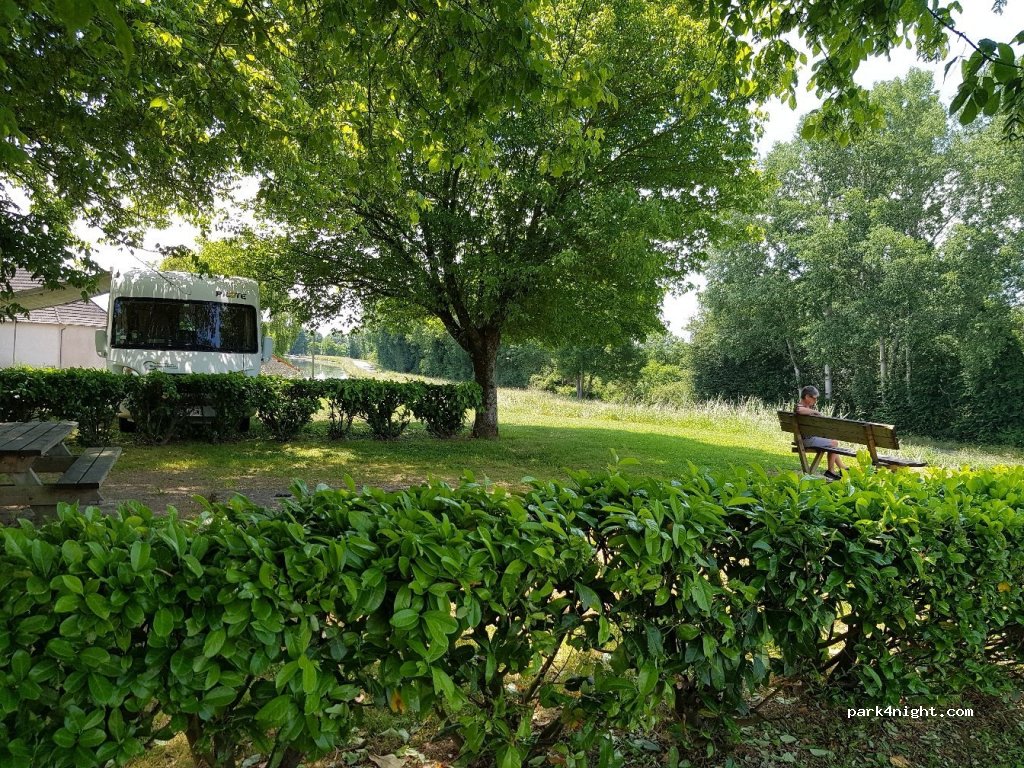 (71430) Saint-Aubin-en-Charollais - La Gravoine — foto