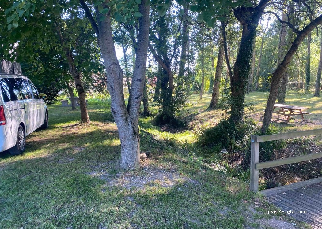(17330) Saint-Séverin-sur-Boutonne - rue du port — foto