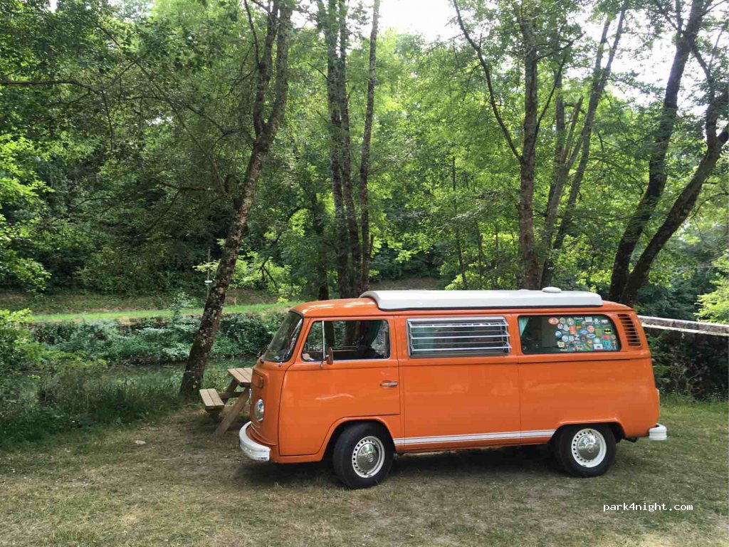 (24500) Eymet - Route du Stade — foto