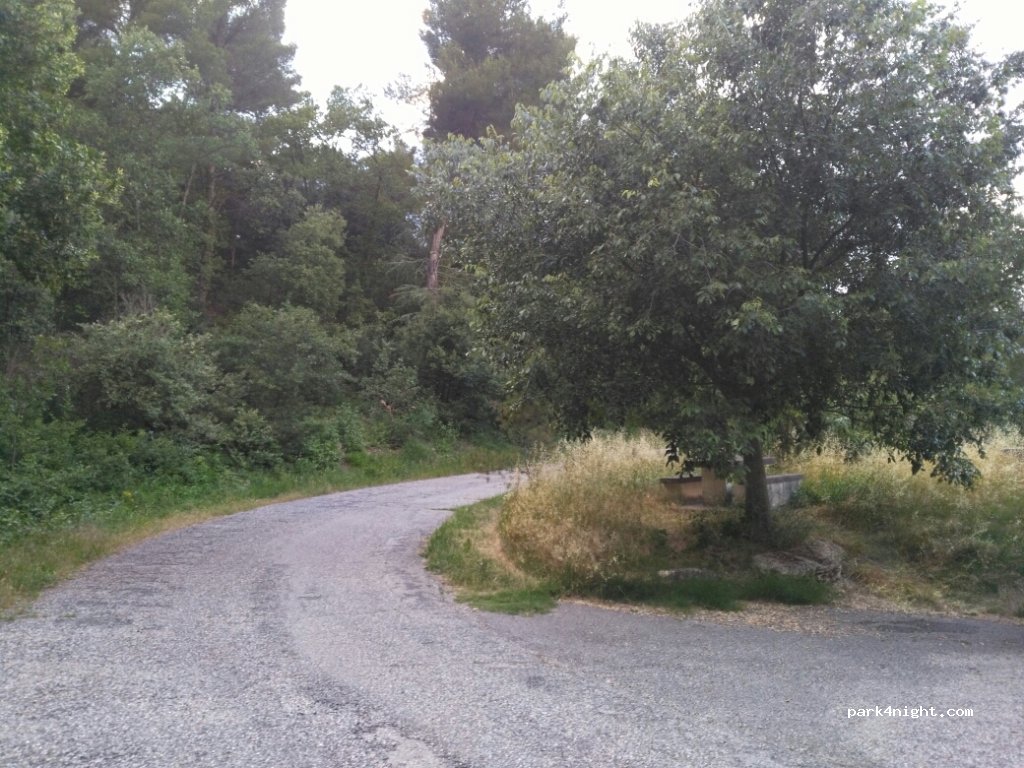(84480) Bonnieux - Route de Menerbes — foto 3