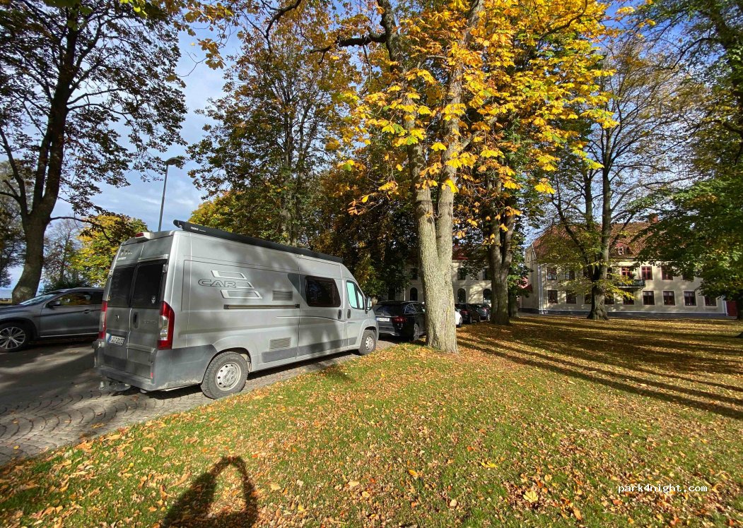 (592 30) Vadstena - 1C Slottsgatan — foto