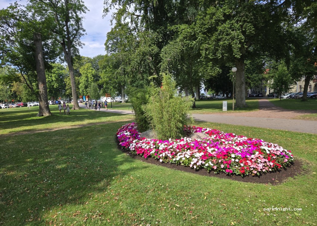 (592 30) Vadstena - 1C Slottsgatan — foto 3