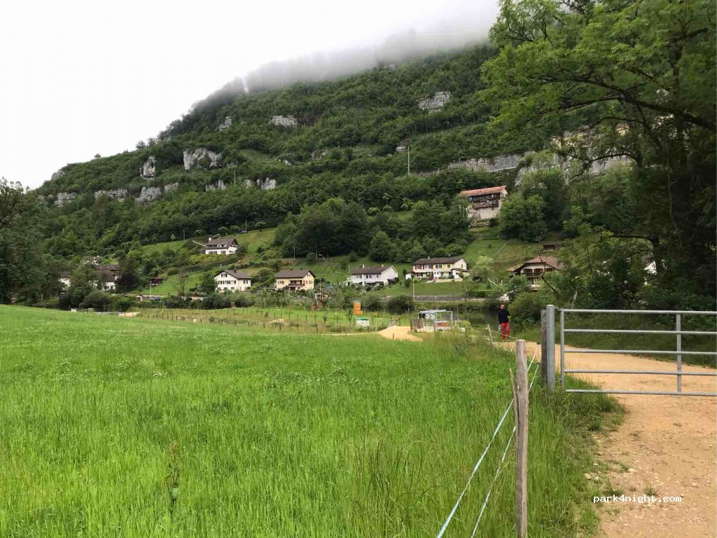 (2882) Saint-Ursanne - Route du Clos du Doubs — foto 2