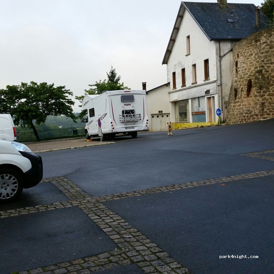 (79700) Mauléon, Deux-Sèvres - 11 Place du Château — foto