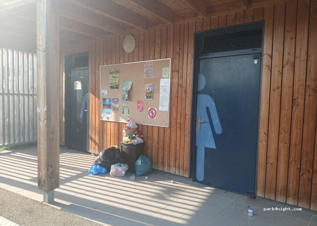 (09600) Montbel - 2 Place Théophile Delcassé — foto 2