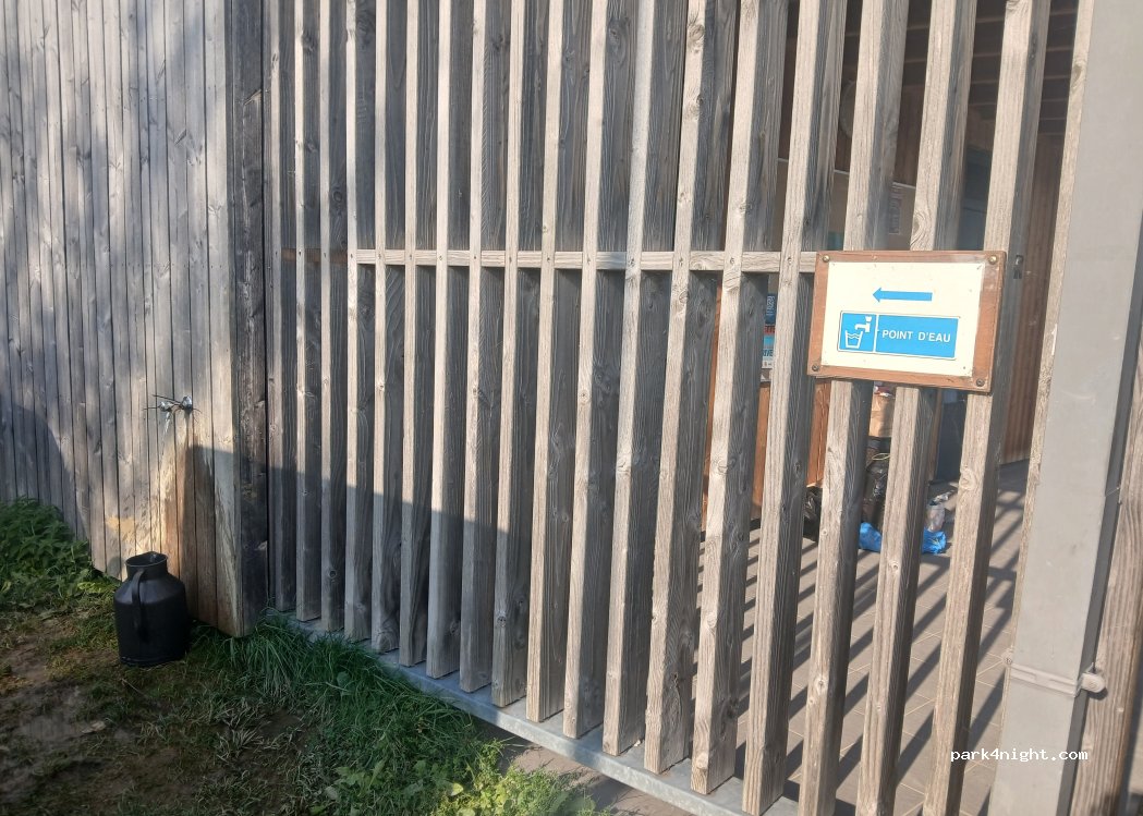 (09600) Montbel - 2 Place Théophile Delcassé — foto 4