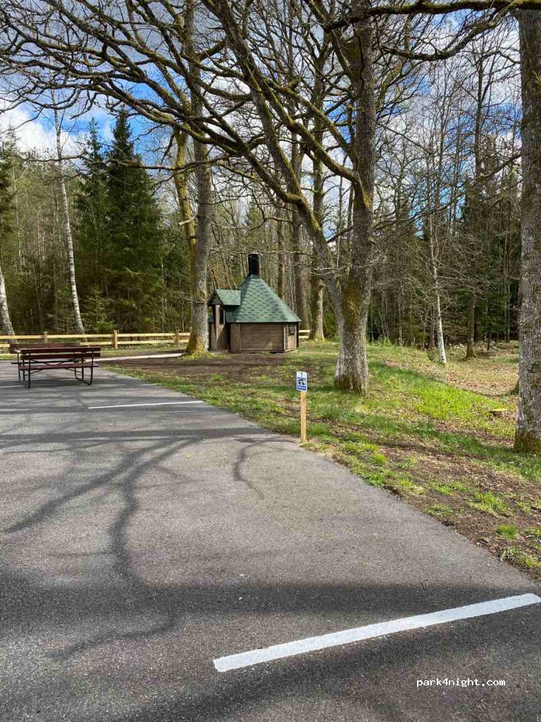 (512 61)  - 2 Kyrkbyn Prästgården — foto