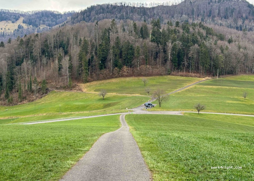 Parkplatz Eichhöhe Reigoldswilerstrasse — foto 2