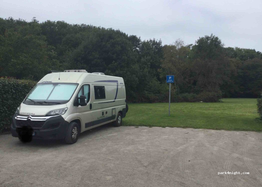 Aire de camping cars Thollet — foto 5