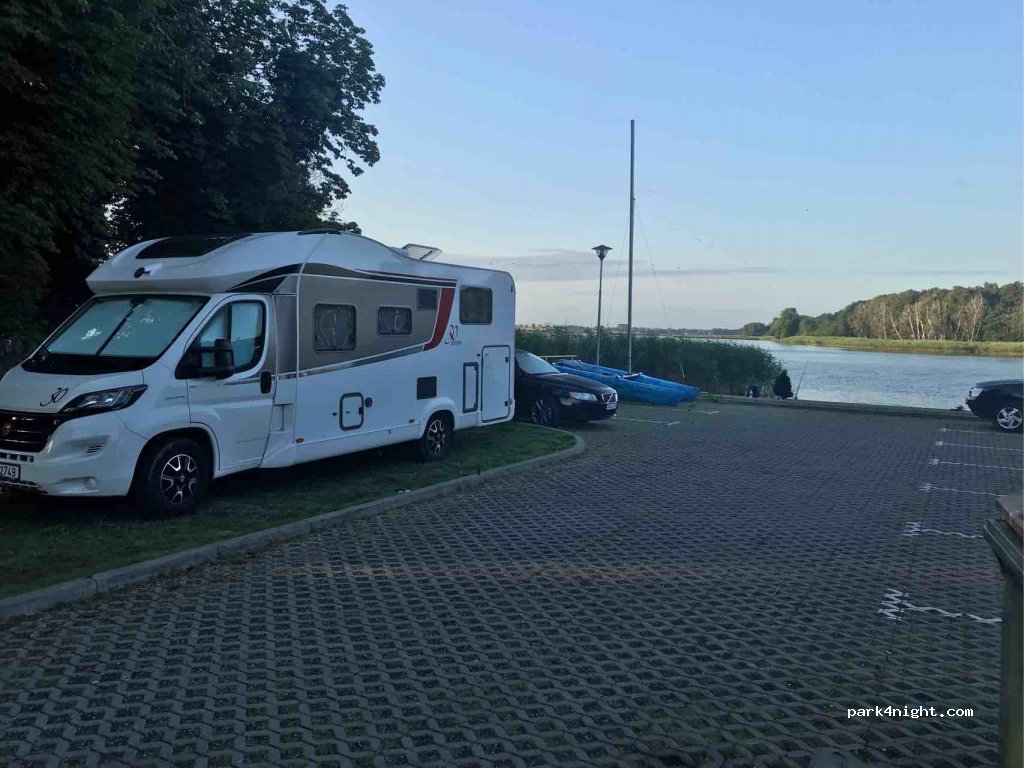 (72-418) Dziwnów - 2A Wybrzeże Kościuszkowskie — foto