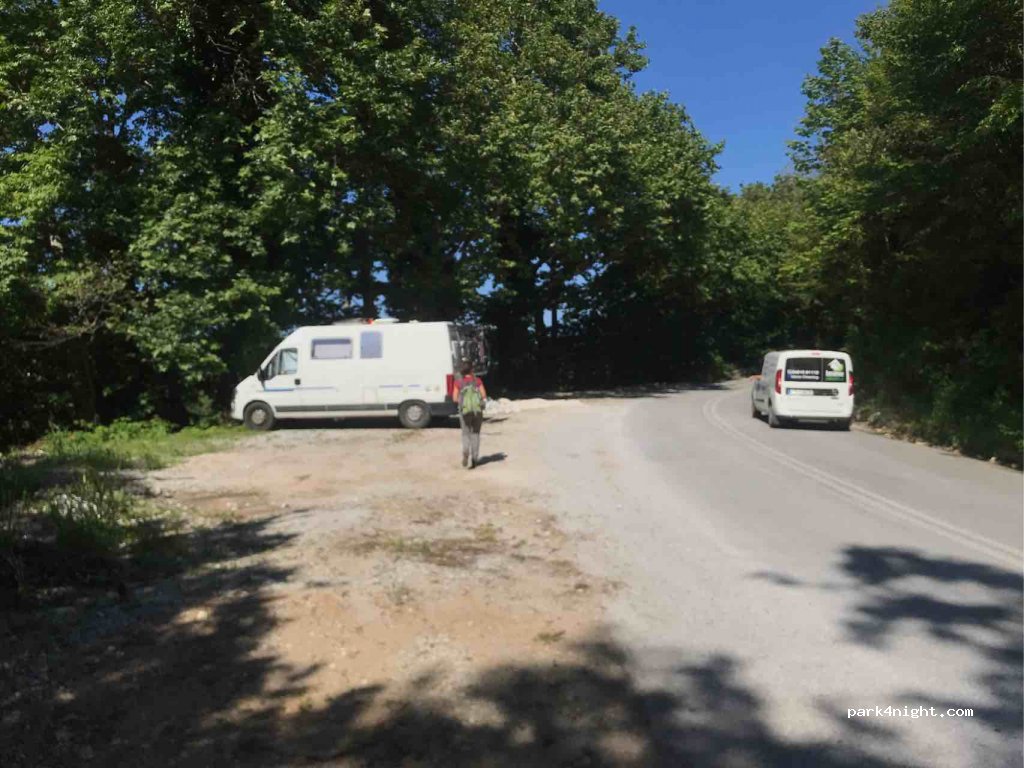 (370 01) Makrirrachi - Ethniki Odos 34 — foto