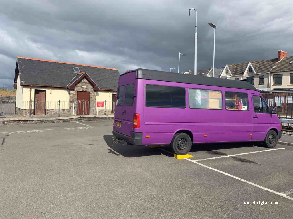 (SA16 0LW) Pembrey - 2 Station Road — foto