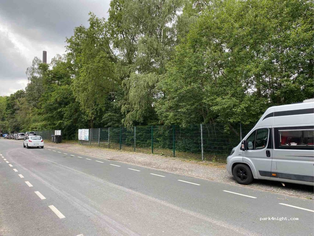 (45327) Essen - 21 Martin-Kremmer-Straße — foto