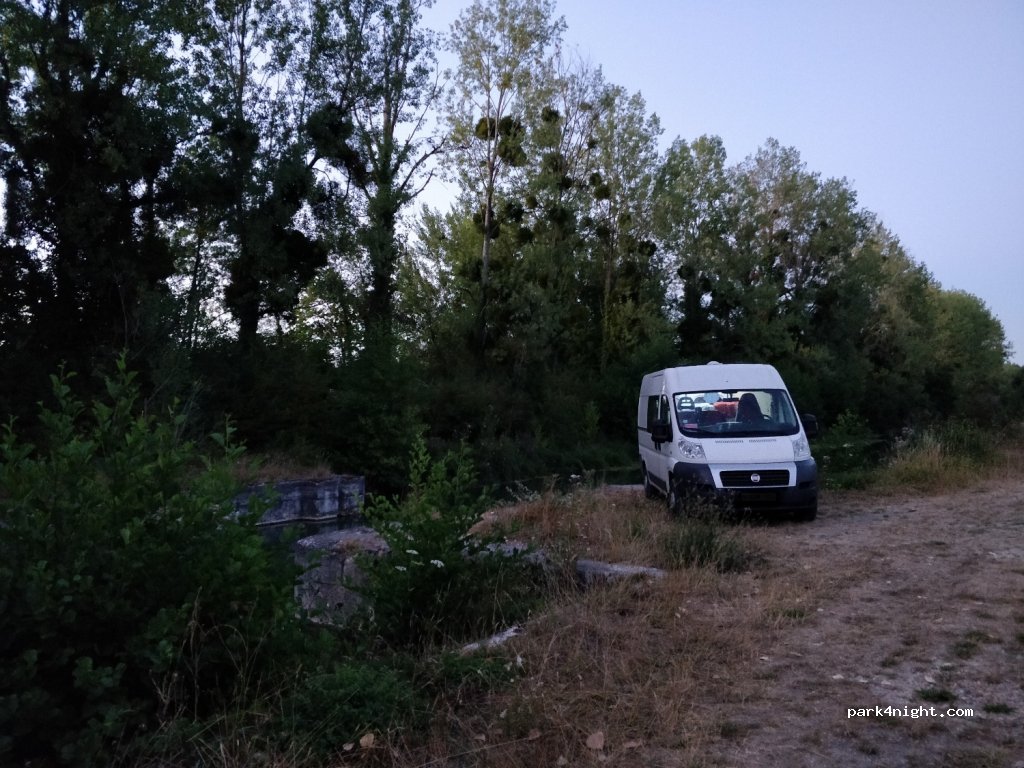 (77118) Bazoches-lès-Bray - Derrière l'Écluse — foto 2