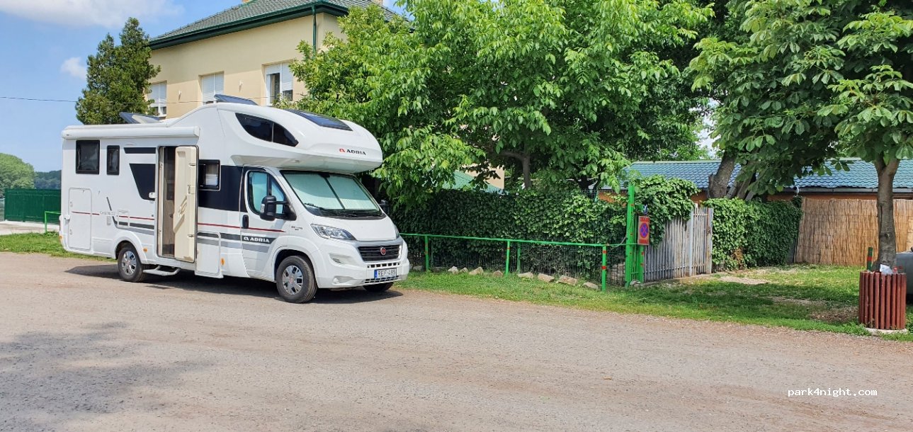 (21400) Bačka Palanka - 6 Šetalište Milana Janića — foto