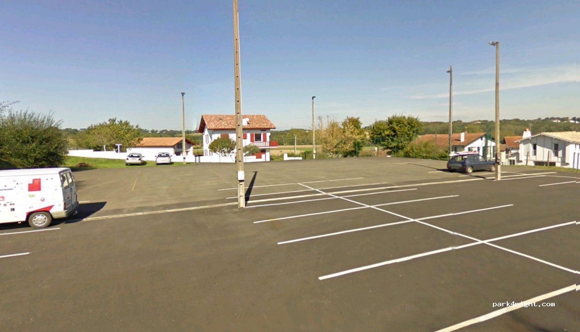 (64210) Ahetze - La Place — foto