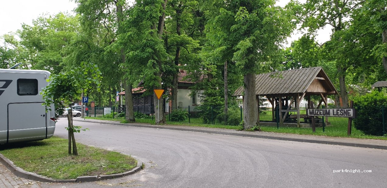 (18-230) Ciechanowiec - 6 Pałacowa — foto 2