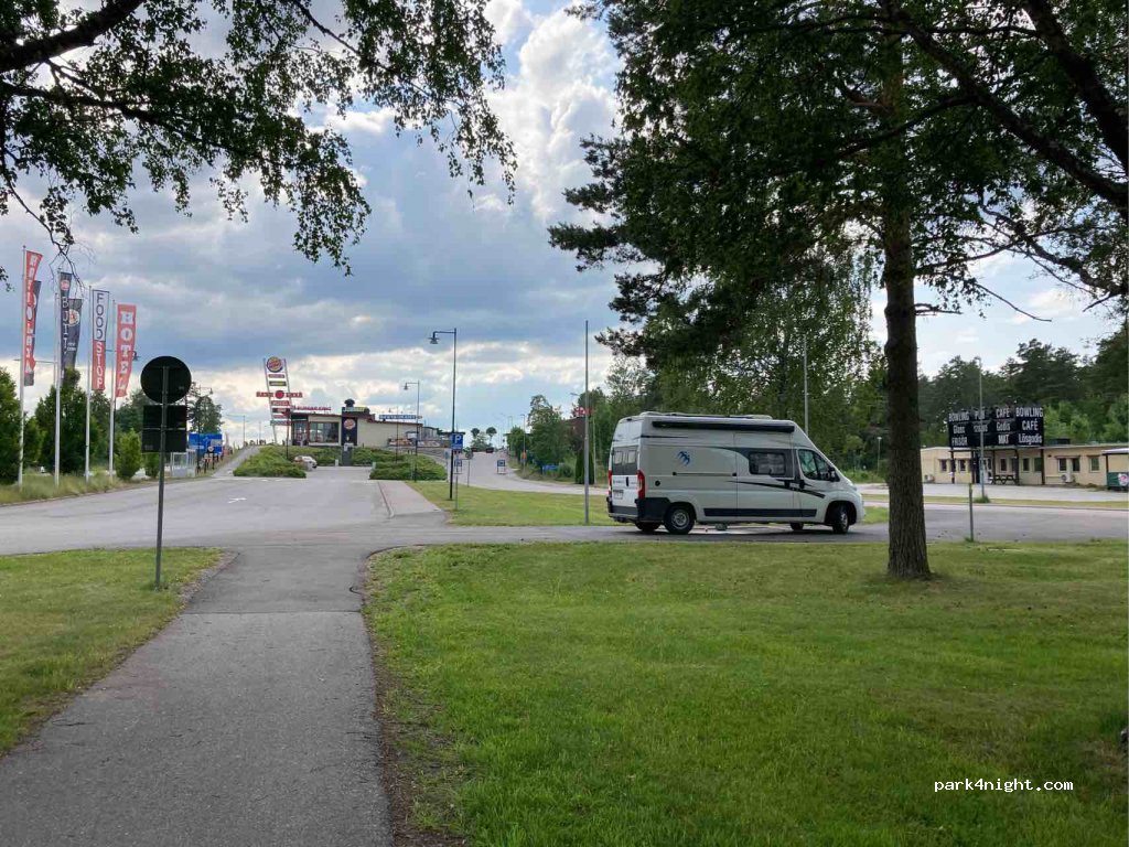 (695 32) Laxå - — foto