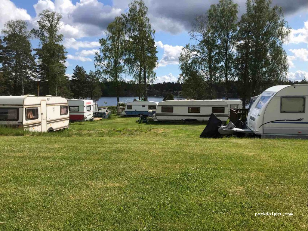 Elovsbyn Camping og Kanot — foto