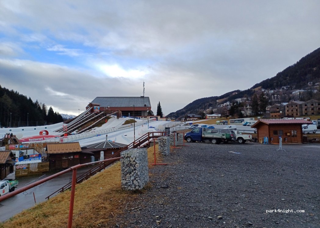 Aire de camping-car du Centre sportif de la patinoire — foto 4
