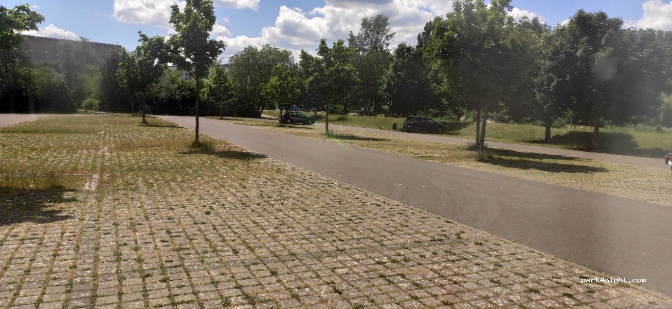 (17034) Neubrandenburg - 30 Reitbahnweg — foto