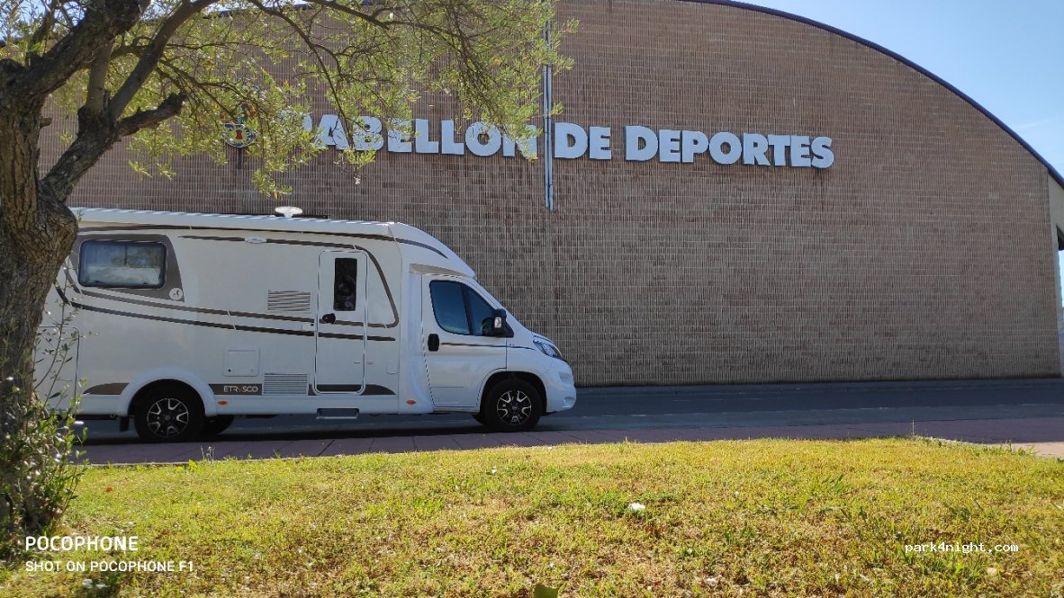 (24492) Cubillos del Sil - 9 Avenida Pabellon de Deportes — foto 3