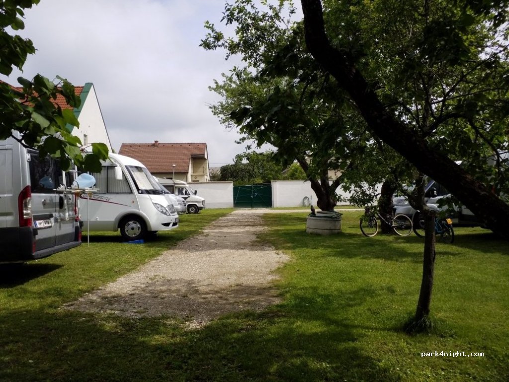 Stellplatz Strommer — foto