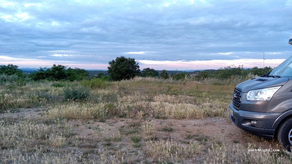 (07140) Les Vans - Chemin de l'Ermitage — foto
