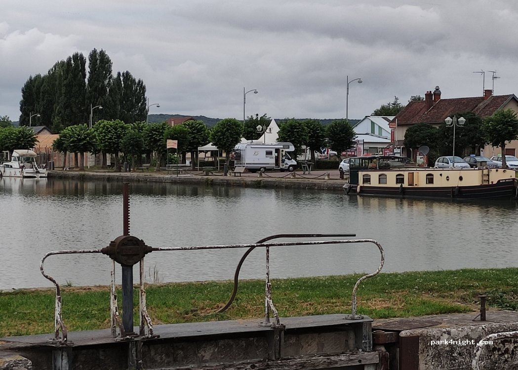 (21320) Pouilly-en-Auxois - 1 Rue de la Coopérative — foto 3