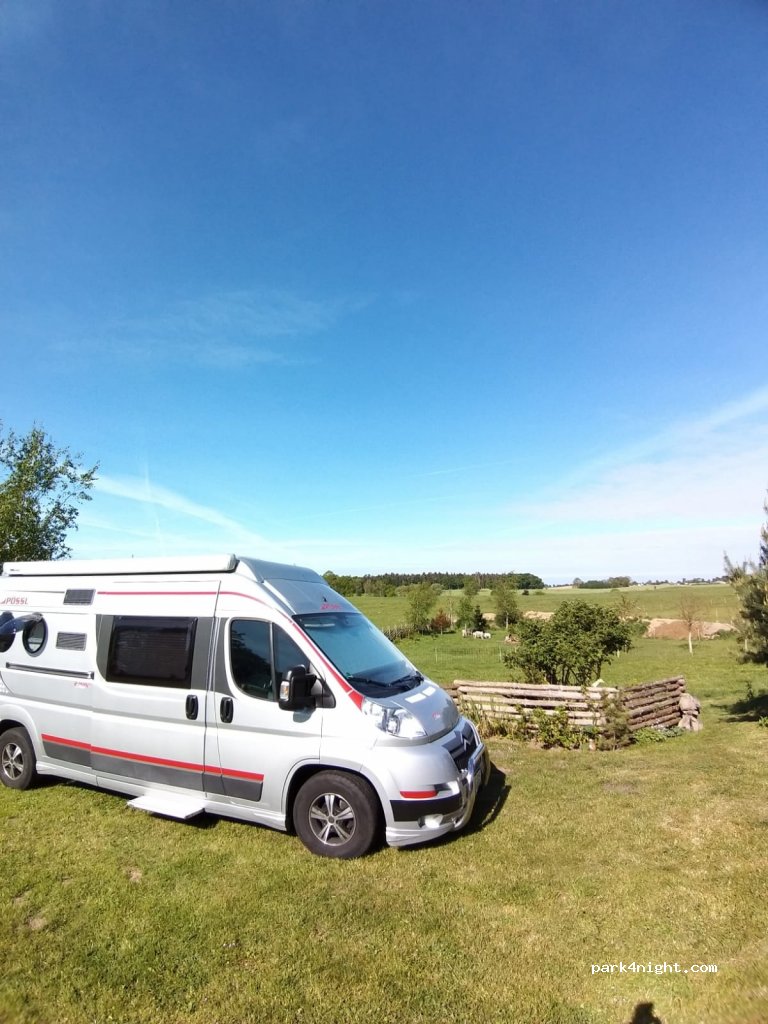 Wohnmobilstellplatz Obstwiese — foto