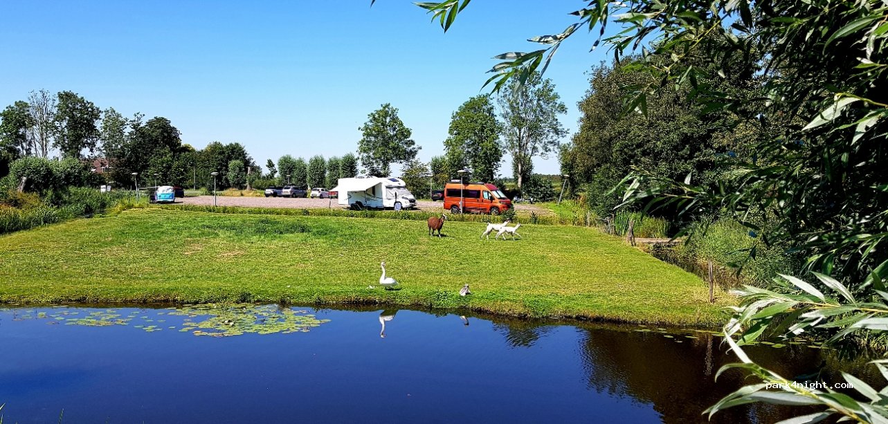 Camperplaats Westerdijk Earnewald — foto