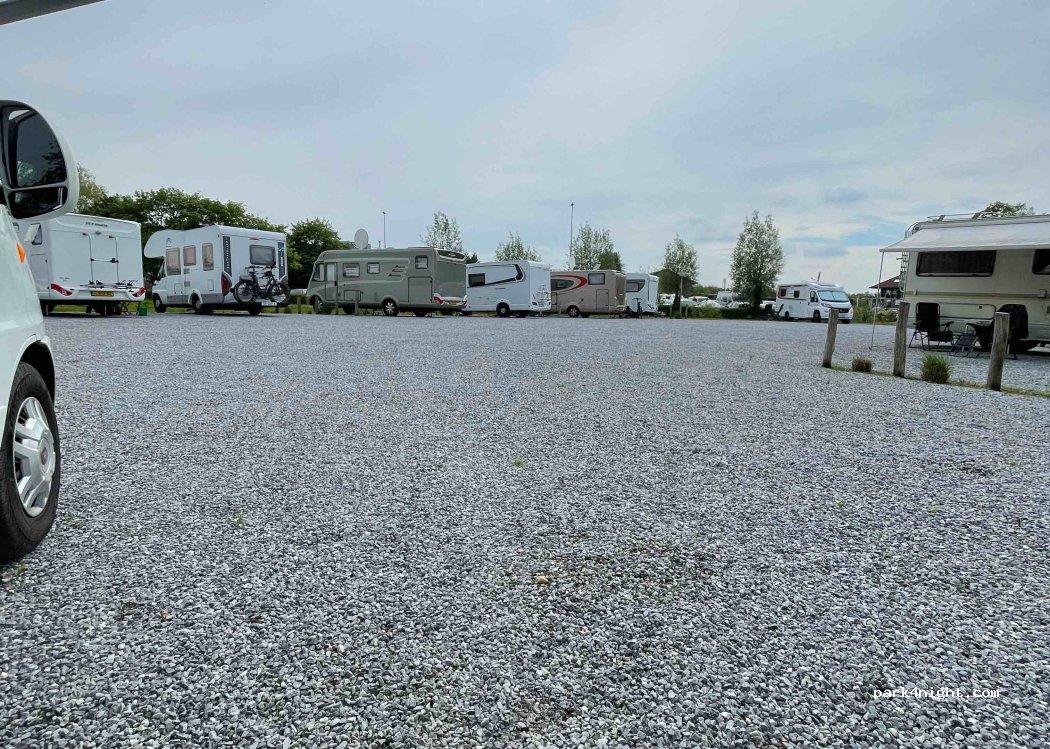 Camperplaats Westerdijk Earnewald — foto 4