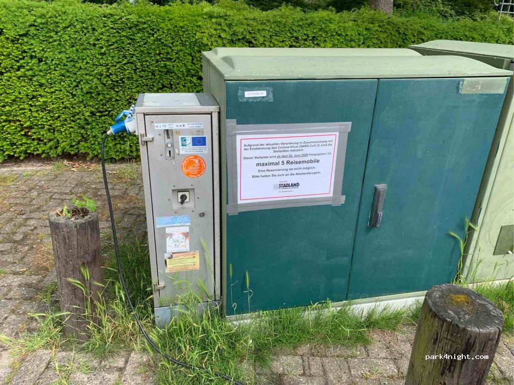 Wohnmobilstellplatz am Marktplatz — foto