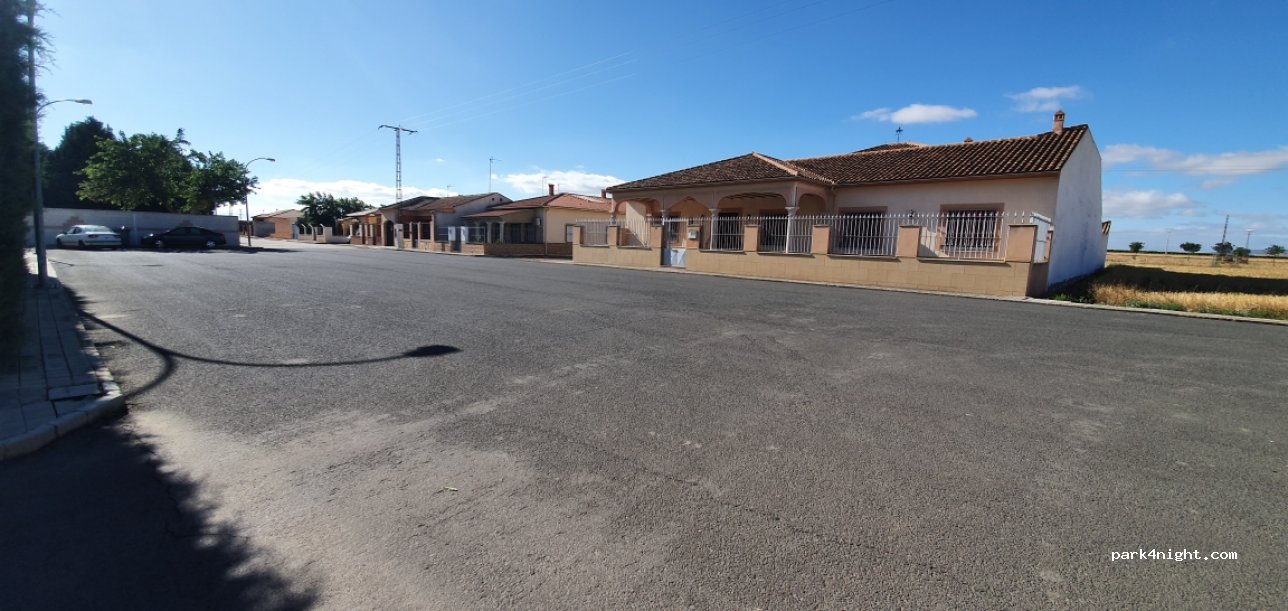 (13360) Granátula de Calatrava - 9 Calle Piscina — foto