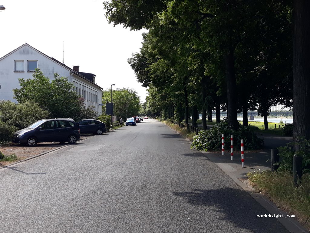(50679) Köln - Alfred-Schütte-Allee — foto