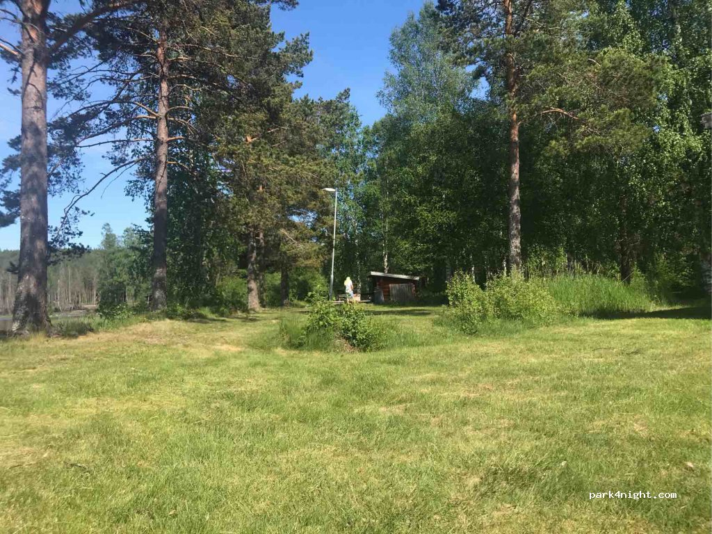 (772 94)  - 35 Hålldammsvägen — foto