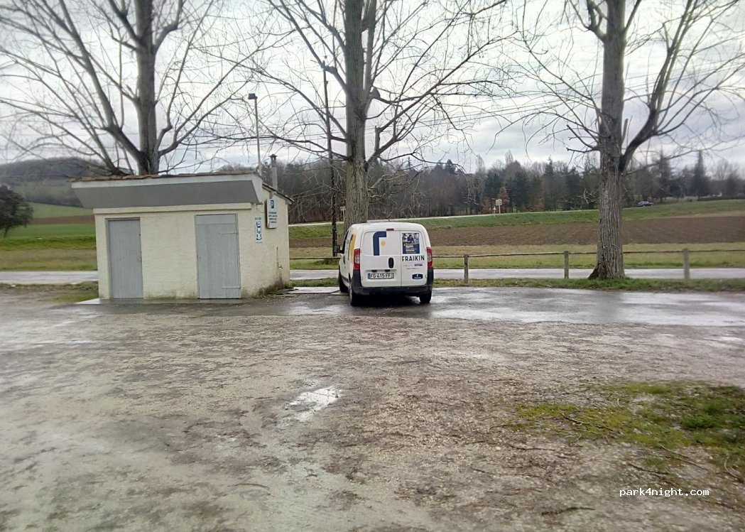 Aire de camping-car Lauzerte — foto 4